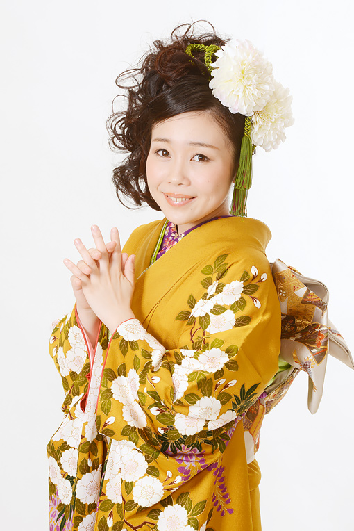 からし地裾黒紅白花模様