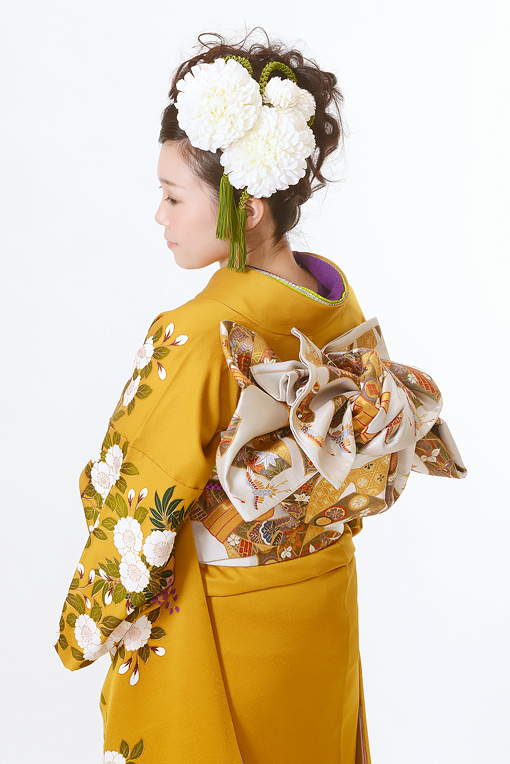 からし地裾黒紅白花模様