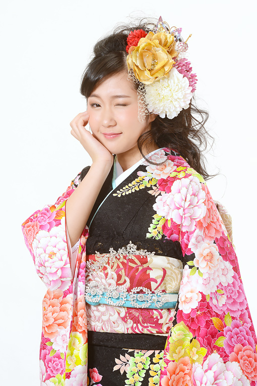 黒地にピンク花柄