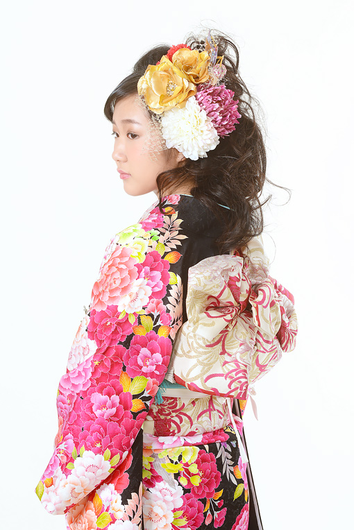 黒地にピンク花柄