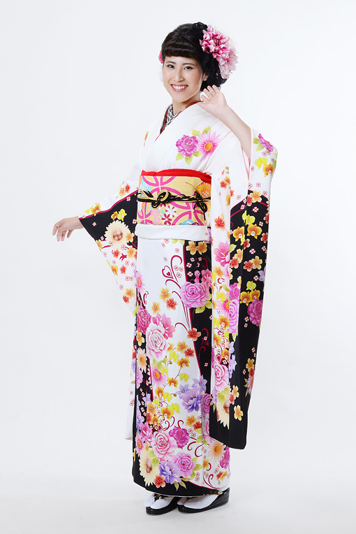 白地に薔薇裾黒模様