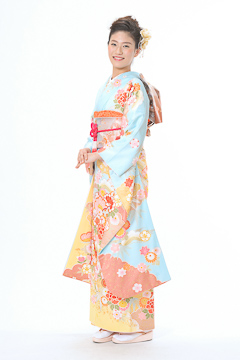 水色地牡丹に松竹