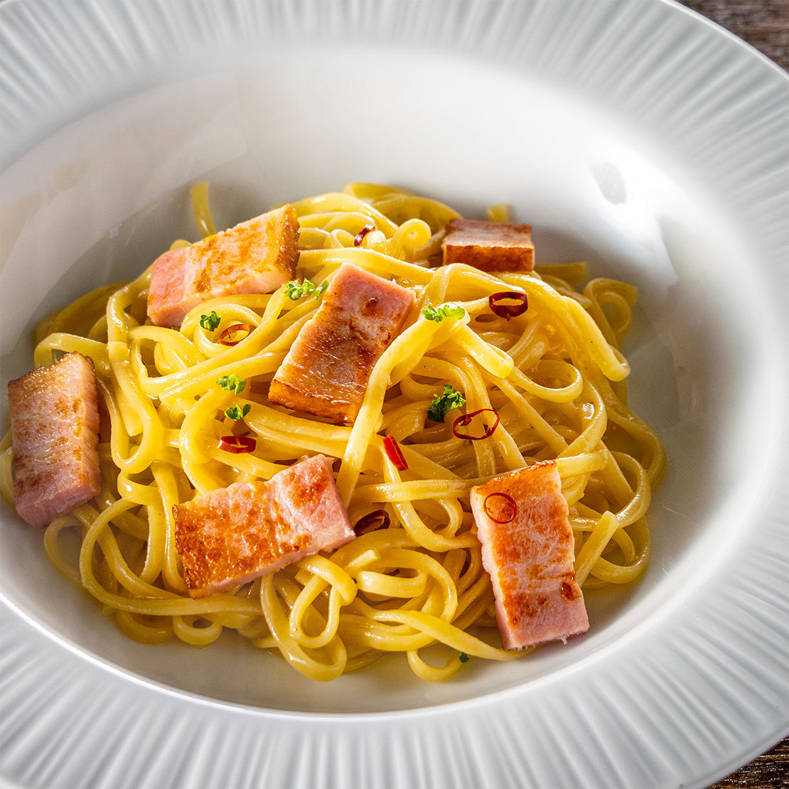 厚切りベーコンのペペロンチーノ