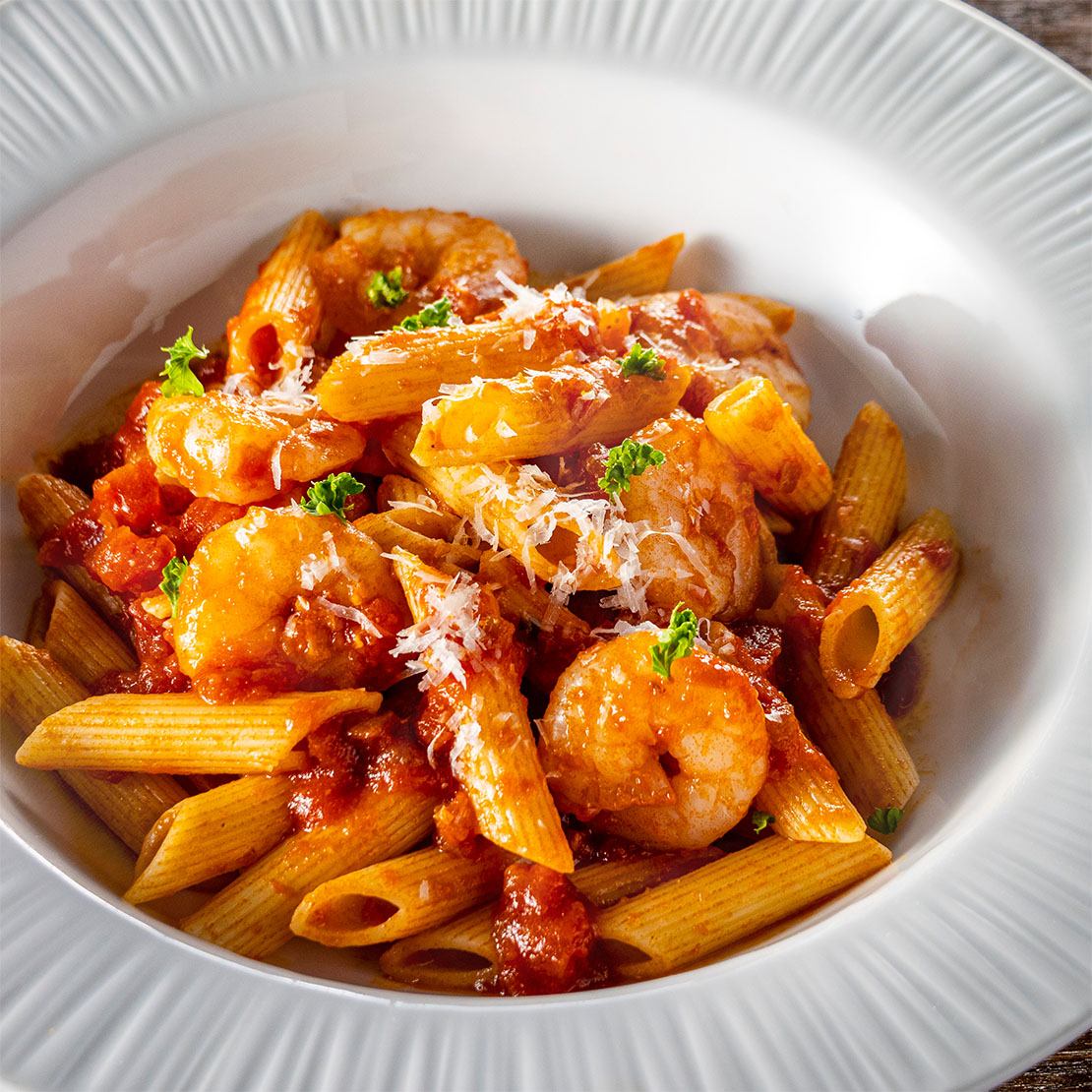 ぷりぷり海老とトマトソースのペンネ